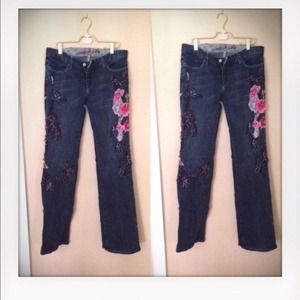 Karrie Bradshaw | Denim | Relaxed straight | Bebe