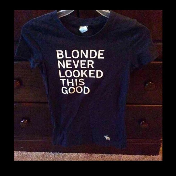 ✨FINAL SALE✨A&F T-Shirt 💫