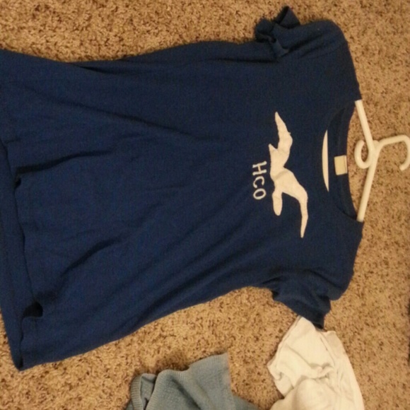 Hollister graphic tee