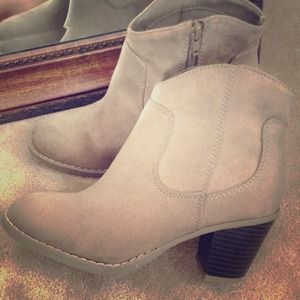 Grey sued booties!