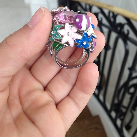 Ring - Picture 3 of 3