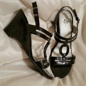 Black wedge sandles