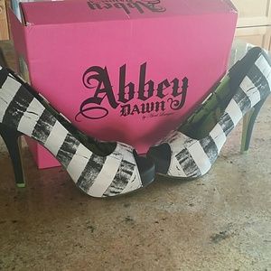 Abbey Dawn heels US size 8