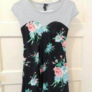 Grey floral sweetheart body con dress