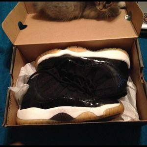 SOLD! 2000 spacejams sz 3Y