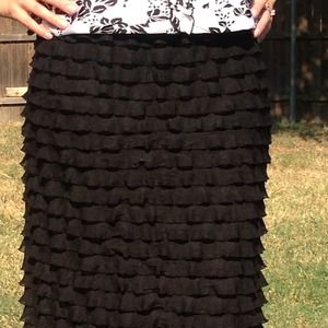 Lavish ruffle long black skirt