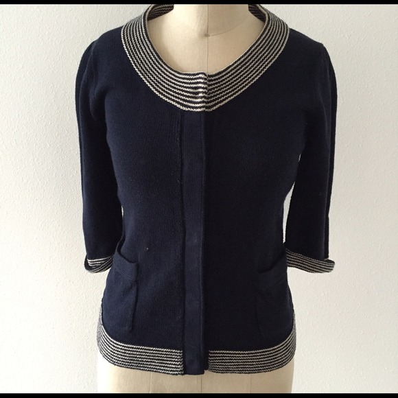 ❌SOLD❌Theory navy blue cropped sweater - Picture 3 of 4