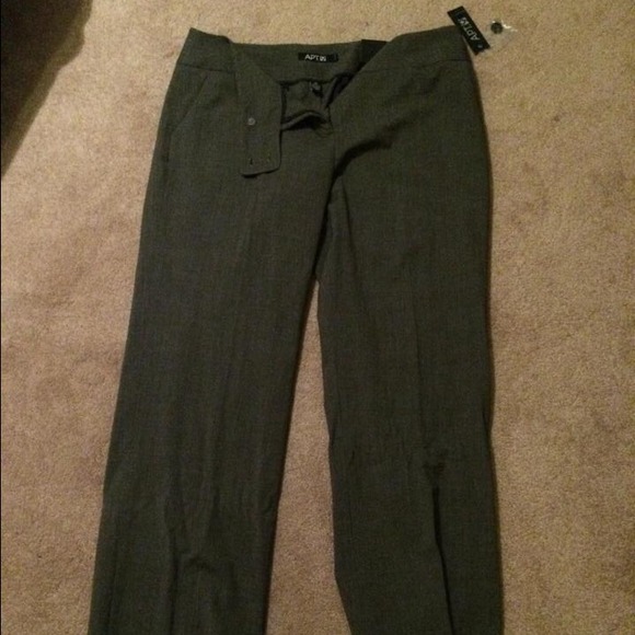 Kohls apt 9 maxwell fit pants size 18.