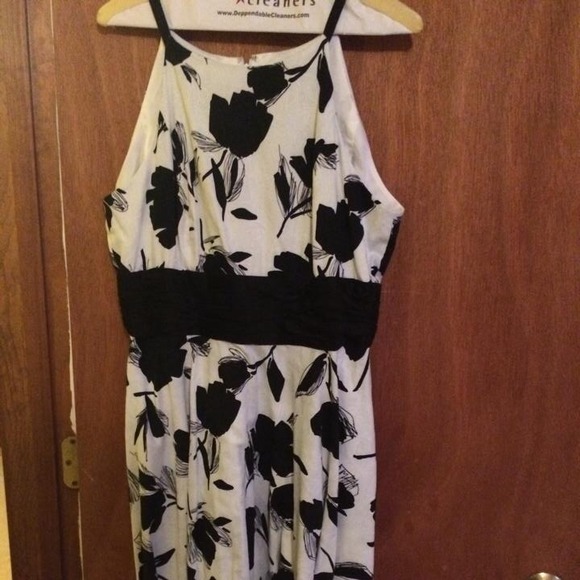 Maggy London black and white dress