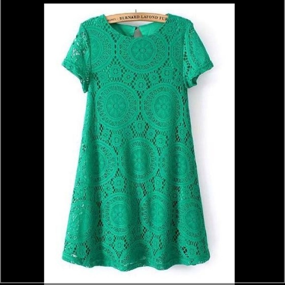 Gorgeous green dress! 💚