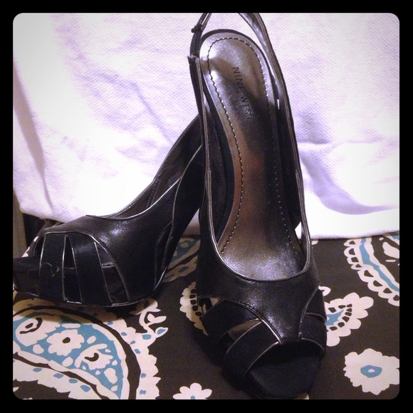 JUST REDUCED!!!!Nine West Pump Shoes