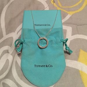Auth Tiffany &co open circle necklace