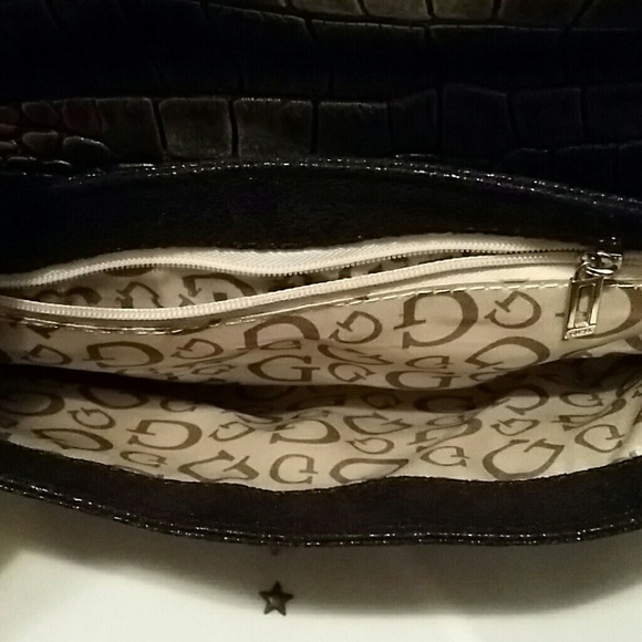 GUESS CLUTCH - Picture 3 of 4