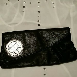 GUESS CLUTCH
