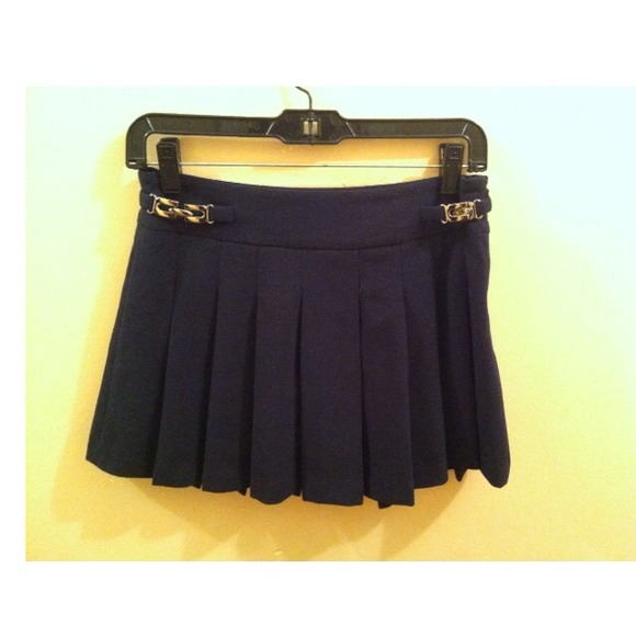 Forever 21 Pleated Skirt with Gold Chain