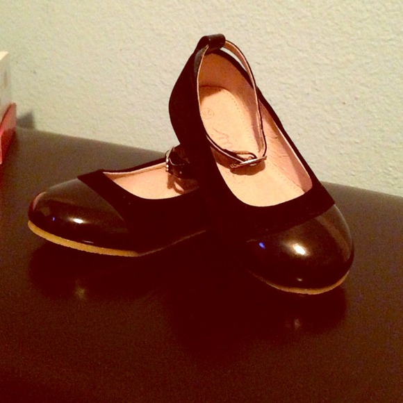 Girl shoes - Picture 1 of 3