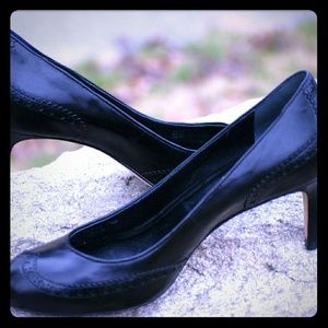 Cole Haan Violet Air Wingtip Pumps