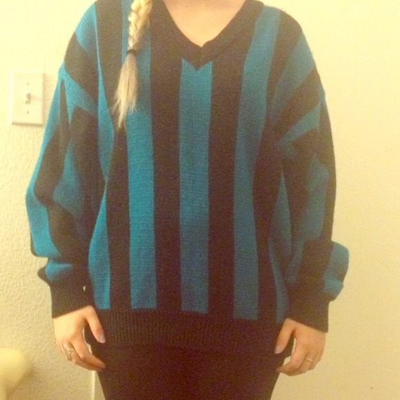Oversized sweater. Teal and black stripes