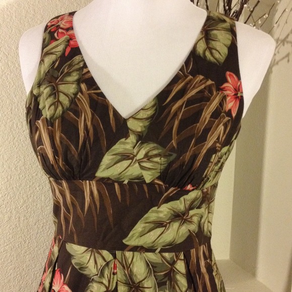 👗 Fauna Fit and Flare Dress - Picture 2 of 4