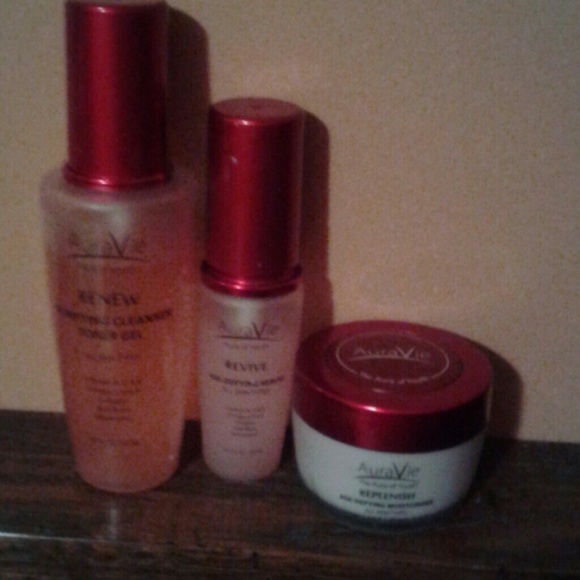 AuraVie Aura of Youth Set 3 Skin Care System