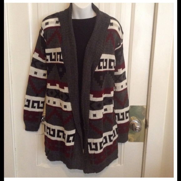Gray Aztec cardigan - Picture 2 of 3