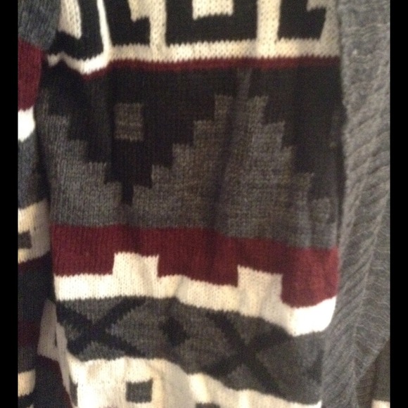 Gray Aztec cardigan - Picture 3 of 3