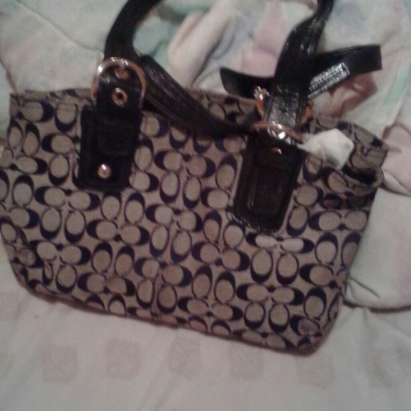 2012 Couch - Picture 1 of 1