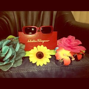 Salvatore Ferragamo red /Black Sunglasses