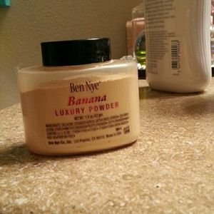 Ben Nye Banana Powder