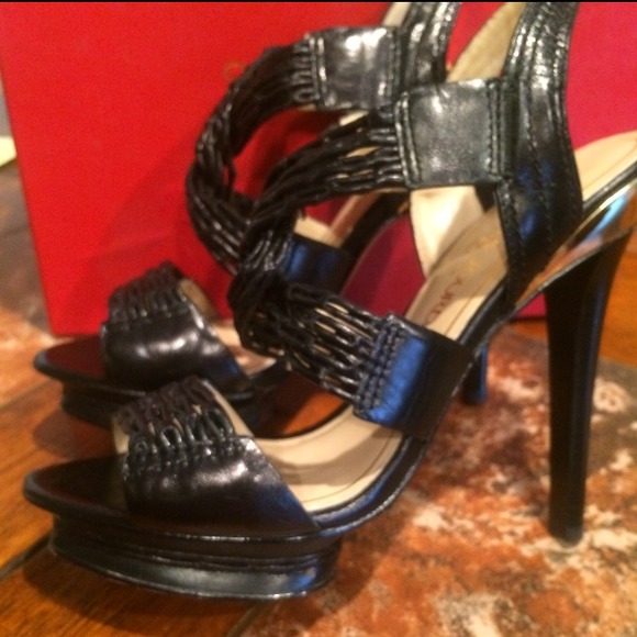Charles Jourdan Heels - Picture 4 of 4