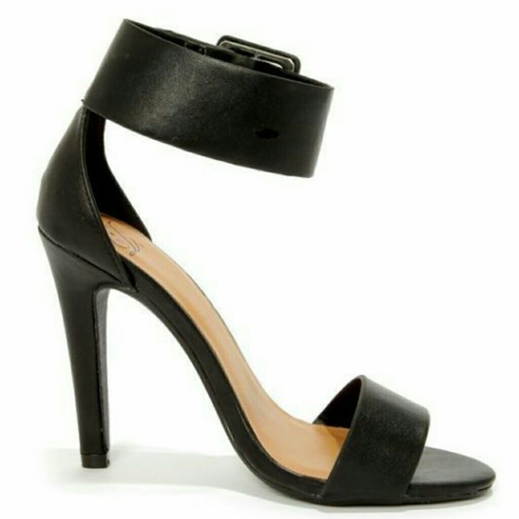 delicious brand heels