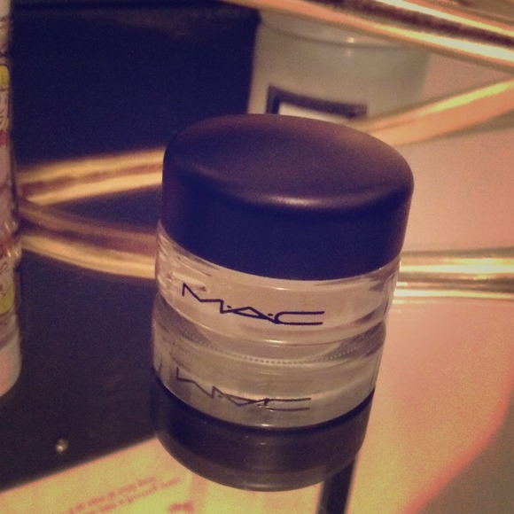 SOLD! MAC paint pot in FANCY FROSTING