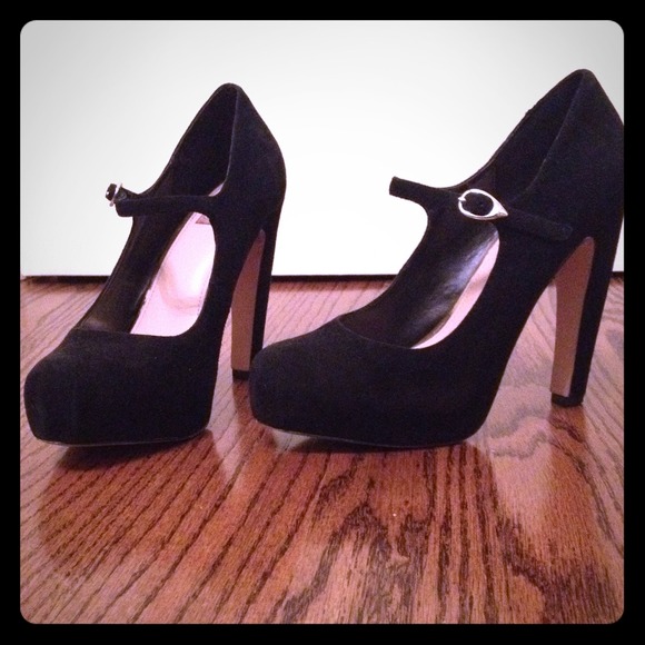 Black suede heels