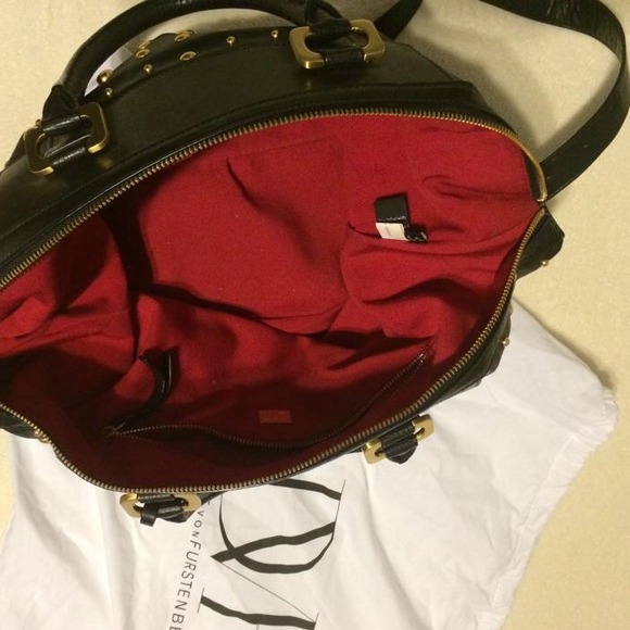 ๐ด Diane Von Furstenberg "Drew" East-West satchel - Picture 3 of 4