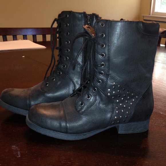 Black combat boots. Size 6.5.
