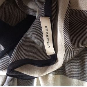 Authentic burberry silk scarf REDUCED ✅‼️