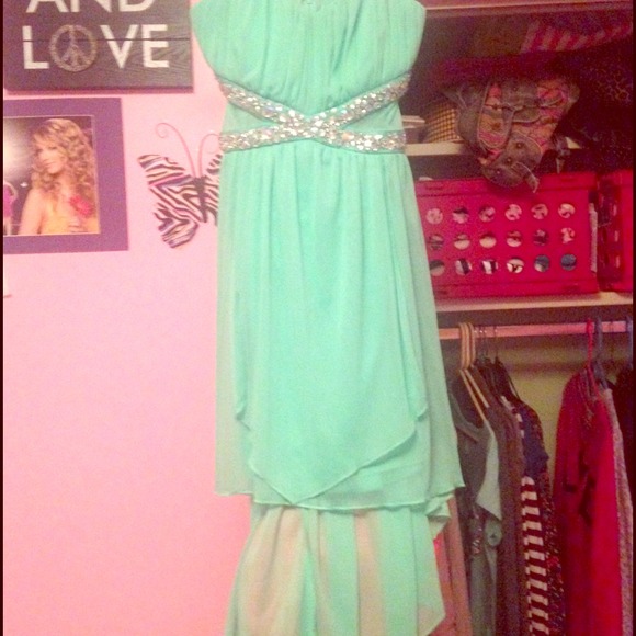 Strapless high-and-low