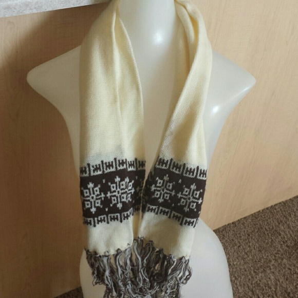 Scarf - Picture 2 of 3