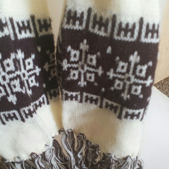 Scarf - Picture 3 of 3