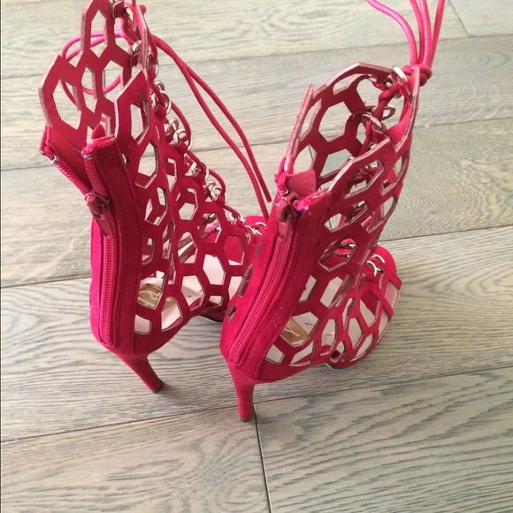 Shoes - Picture 3 of 4