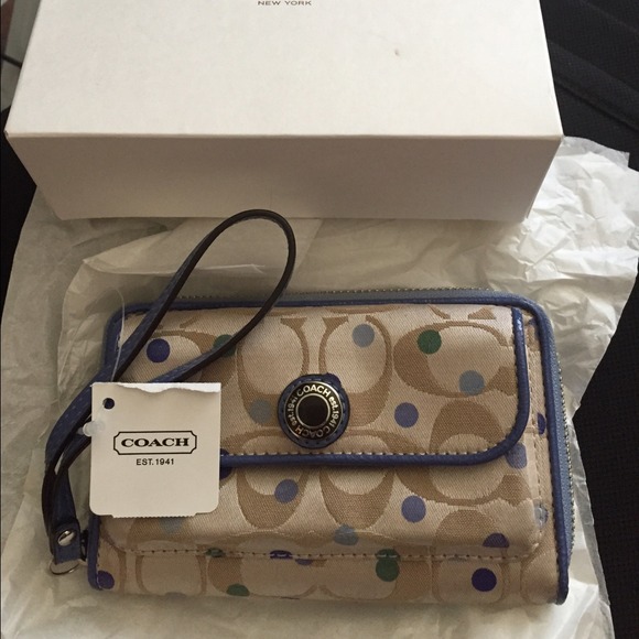 100% authentic coach wristlet