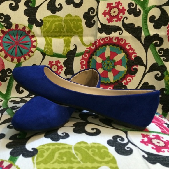 Bamboo royal blue suede flats