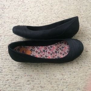 Black Kitty Heeled Flats