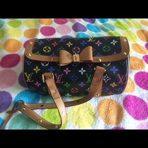 Louis Vuitton handbag like new will sell for $40