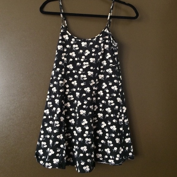 Forever 21 Small Daisy Dress