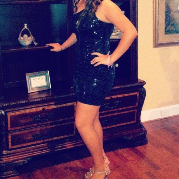 Dillards Dresses & Skirts - Homecomming/semi-formal dress