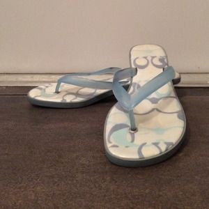 Size 8 1/2 coach kitten heel sandal