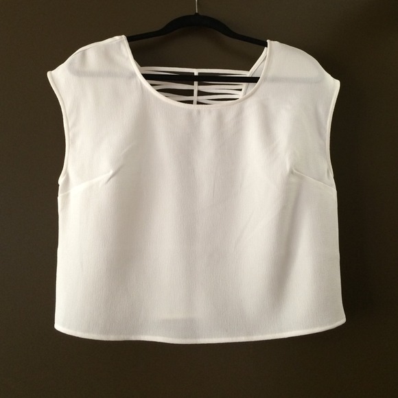 Medium express crop top