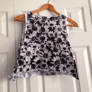 Cropped floral muscle tee