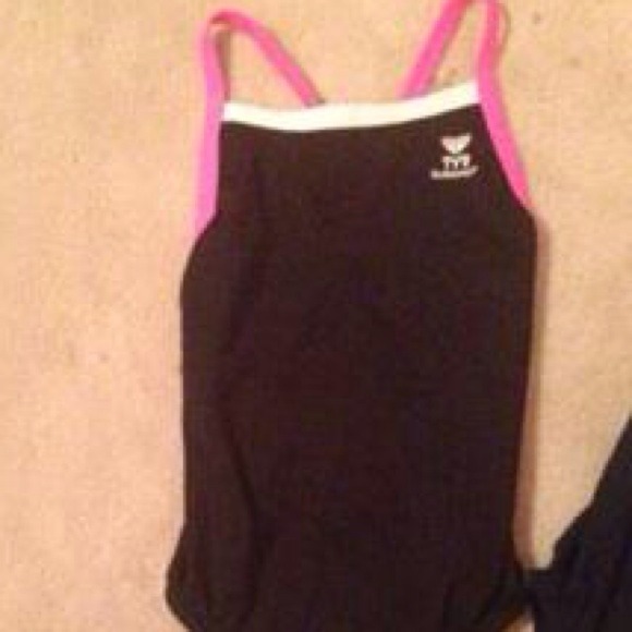 Bundle TYR bathing suits